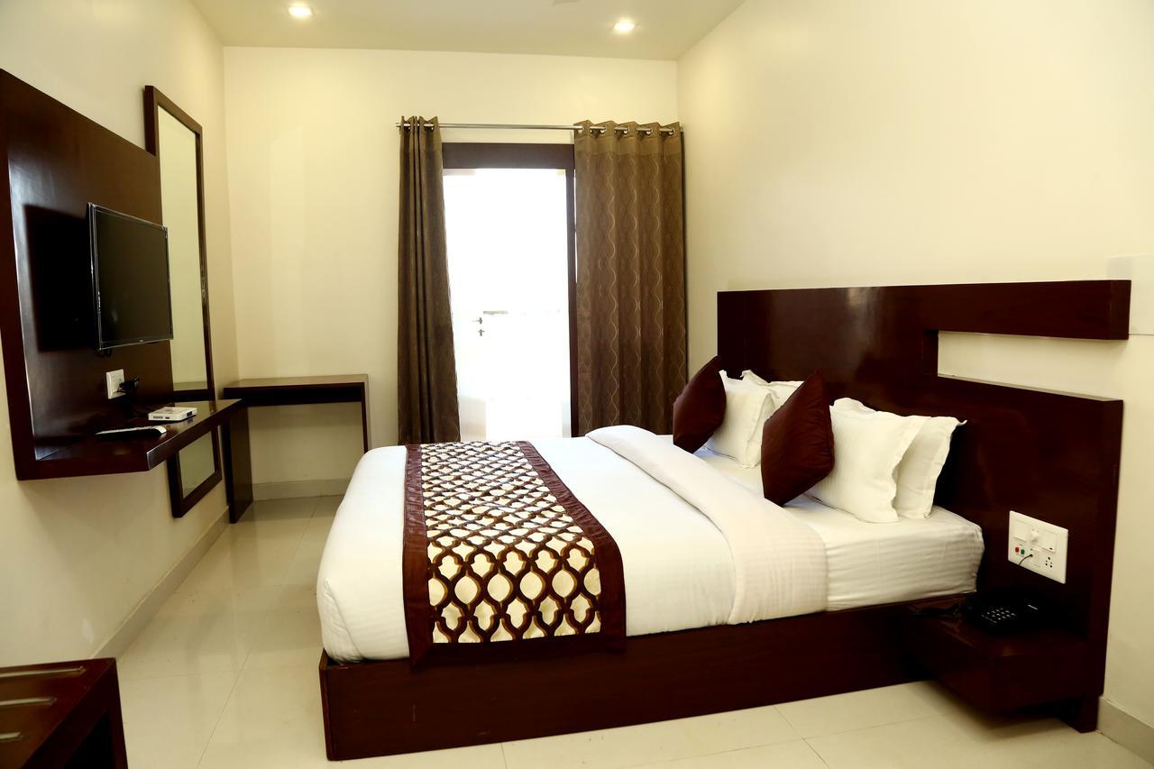Hotel Royal Inn Chittorgarh Exteriör bild