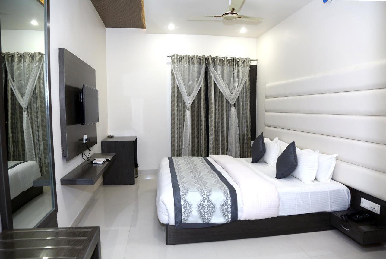 Hotel Royal Inn Chittorgarh Exteriör bild