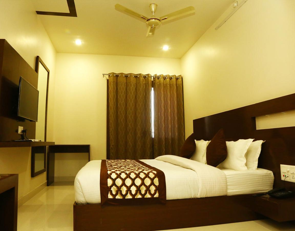Hotel Royal Inn Chittorgarh Exteriör bild